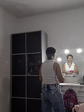 Snapshot of Merybeks chatting on 10/12/25, 10:38 Merybeks online show from 10/12/25, 10:38