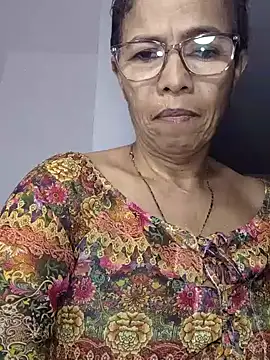Snapshot of Merybeks chatting on 06/15/26, 10:04 Merybeks online show from 06/15/26, 10:04