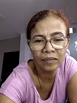 Snapshot of Merybeks chatting on 06/24/26, 11:20 Merybeks online show from 06/24/26, 11:20
