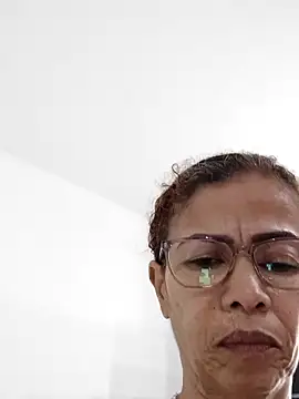 Snapshot of Merybeks chatting on 11/07/25, 10:42 Merybeks online show from 11/07/25, 10:42