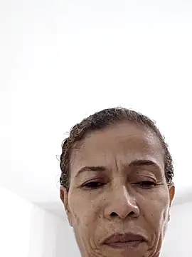 Snapshot of Merybeks chatting on 11/04/25, 10:41 Merybeks online show from 11/04/25, 10:41