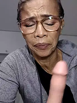 Snapshot of Merybeks chatting on 11/27/25, 10:37 Merybeks online show from 11/27/25, 10:37