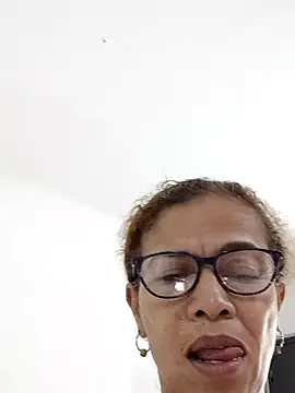 Snapshot of Merybeks chatting on 09/14/25, 10:48 Merybeks online show from 09/14/25, 10:48