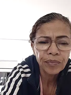 Snapshot of Merybeks chatting on 11/30/25, 10:49 Merybeks online show from 11/30/25, 10:49