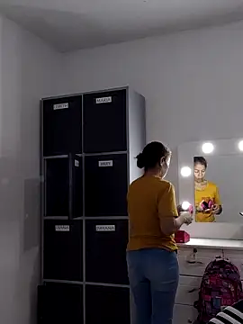 Snapshot of Merybeks chatting on 10/28/25, 10:36 Merybeks online show from 10/28/25, 10:36