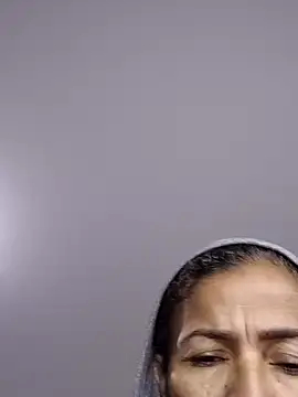 Snapshot of Merybeks chatting on 12/16/25, 10:30 Merybeks online show from 12/16/25, 10:30