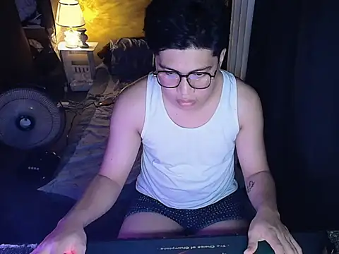 Snapshot of Lowel_Smith chatting on 09/29/25, 01:50 Lowel Smith online show from 09/29/25, 01:50