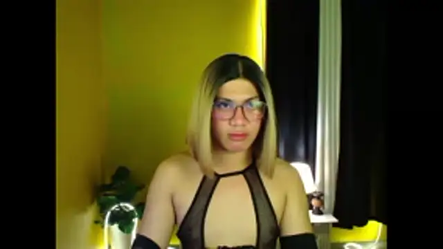 Snapshot of Lowel_Smith chatting on 10/25/25, 02:28 Lowel Smith online show from 10/25/25, 02:28