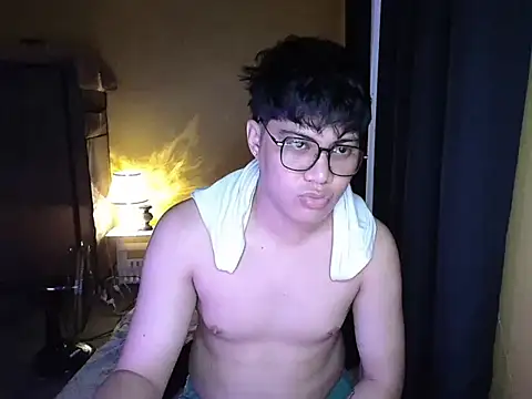 Snapshot of Lowel_Smith chatting on 09/21/25, 02:44 Lowel Smith online show from 09/21/25, 02:44