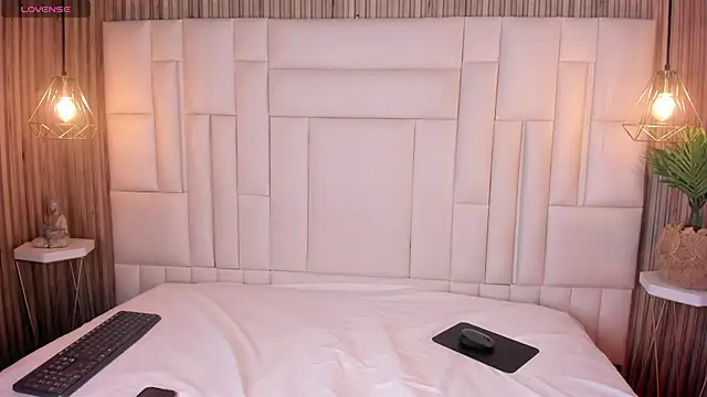 LovelyEyesx online show from 04/17/26, 05:05