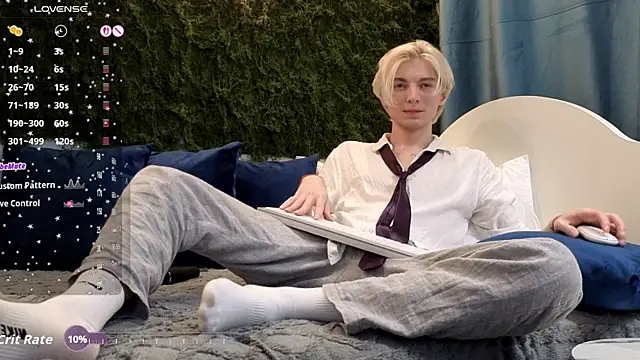 fiachand online show from 11/23/25, 08:19