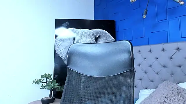 Snapshot of andres-clark92 chatting on 10/04/25, 05:47 andres-clark92 online show from 10/04/25, 05:47