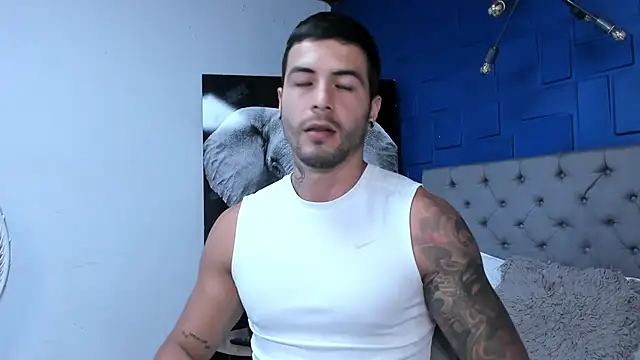 Snapshot of andres-clark92 chatting on 09/29/25, 05:40 andres-clark92 online show from 09/29/25, 05:40