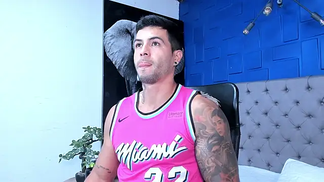 Snapshot of andres-clark92 chatting on 11/07/25, 05:50 andres-clark92 online show from 11/07/25, 05:50