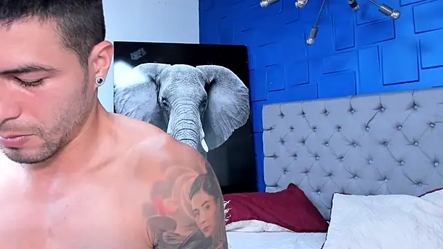 Snapshot of andres-clark92 chatting on 09/13/25, 05:35 andres-clark92 online show from 09/13/25, 05:35