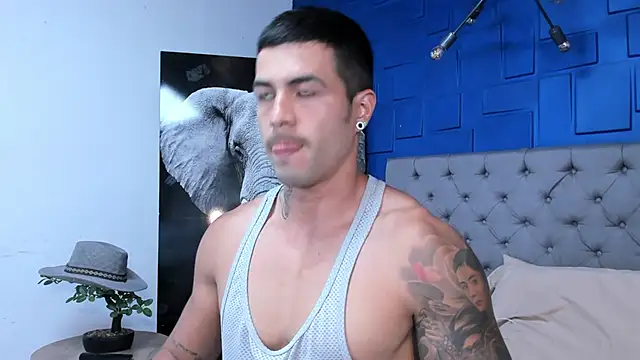 Snapshot of andres-clark92 chatting on 09/18/25, 06:11 andres-clark92 online show from 09/18/25, 06:11