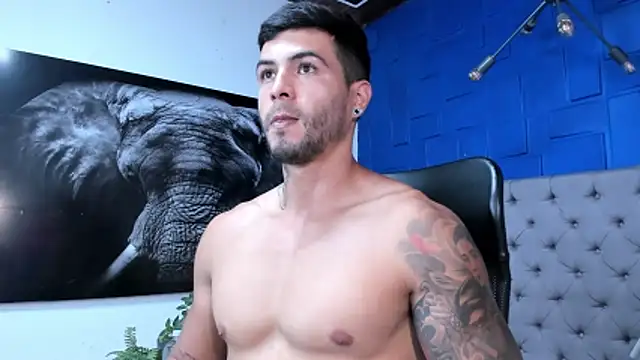 Snapshot of andres-clark92 chatting on 11/19/25, 05:35 andres-clark92 online show from 11/19/25, 05:35