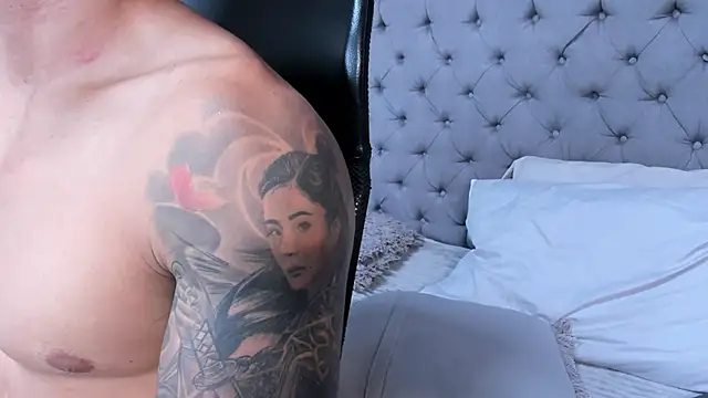 Snapshot of andres-clark92 chatting on 11/10/25, 06:13 andres-clark92 online show from 11/10/25, 06:13