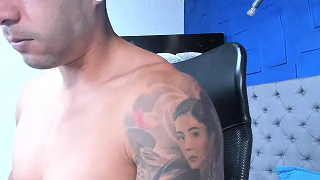 Snapshot of andres-clark92 chatting on 10/19/25, 06:43 andres-clark92 online show from 10/19/25, 06:43