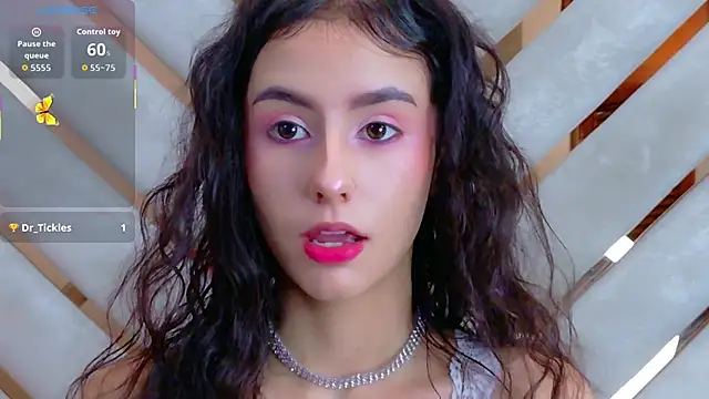 Sarah-Grace online show from 10/17/25, 02:48