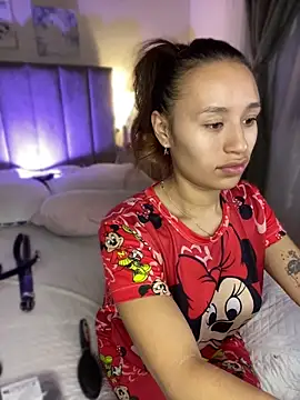 juliana-mancini online show from 04/09/26, 10:10