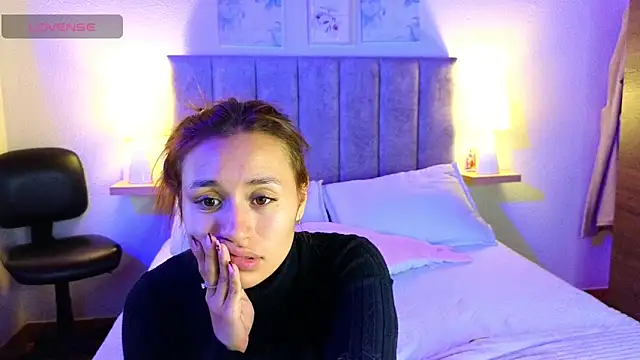 juliana-mancini online show from 11/05/25, 06:22