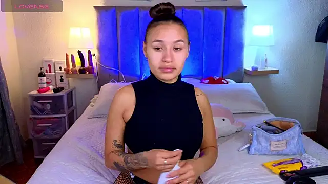 juliana-mancini online show from 04/17/26, 04:10