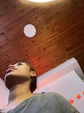 juliana-mancini online show from 10/27/25, 07:48