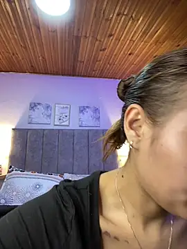 juliana-mancini online show from 10/24/25, 05:12