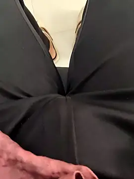 ddllrr224 online show from 11/05/25, 05:32