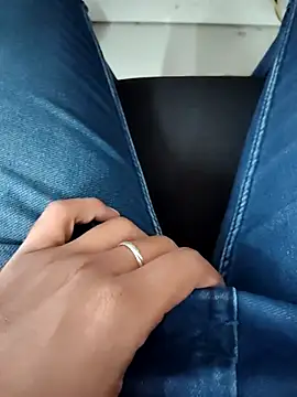 ddllrr224 online show from 11/10/25, 07:02