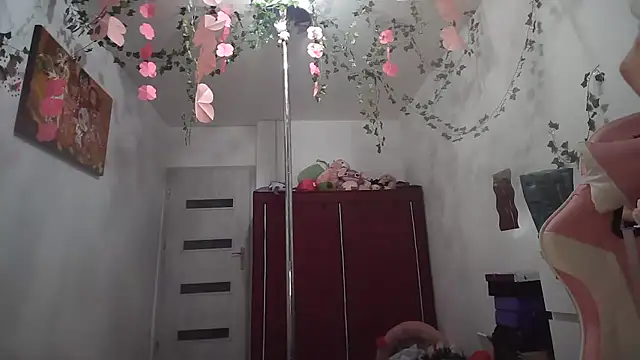 Snapshot of vVicicaaa chatting on 09/22/25, 12:22 vVicicaaa online show from 09/22/25, 12:22