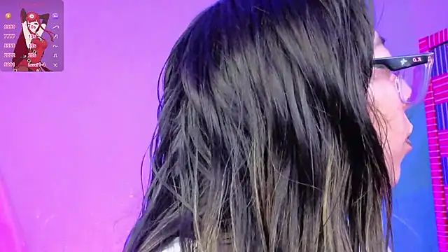 Snapshot of Miranda_sexlove_ chatting on 02/27/26, 07:03 Miranda sexlove online show from 02/27/26, 07:03