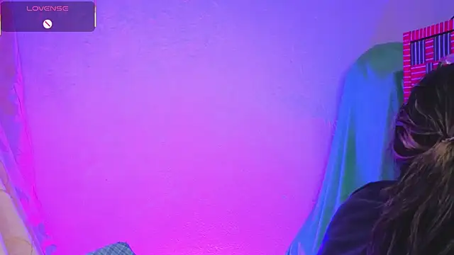 Snapshot of Miranda_sexlove_ chatting on 02/12/26, 06:02 Miranda sexlove online show from 02/12/26, 06:02