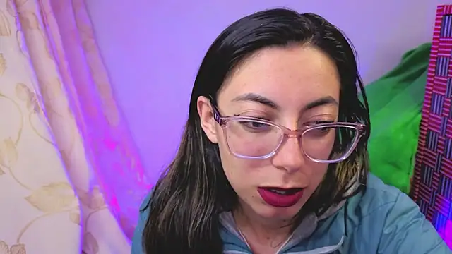 Snapshot of Miranda_sexlove_ chatting on 01/15/26, 06:06 Miranda sexlove online show from 01/15/26, 06:06