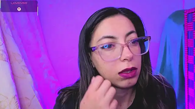 Snapshot of Miranda_sexlove_ chatting on 02/01/26, 06:00 Miranda sexlove online show from 02/01/26, 06:00