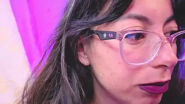 Snapshot of Miranda_sexlove_ chatting on 02/13/26, 06:02 Miranda sexlove online show from 02/13/26, 06:02