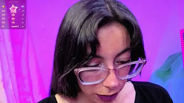 Snapshot of Miranda_sexlove_ chatting on 02/20/26, 07:05 Miranda sexlove online show from 02/20/26, 07:05