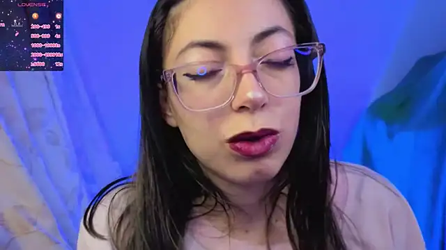 Snapshot of Miranda_sexlove_ chatting on 03/06/26, 07:09 Miranda sexlove online show from 03/06/26, 07:09
