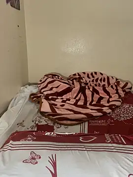 Snapshot of Nottella chatting on 11/10/25, 06:24 Nottella online show from 11/10/25, 06:24