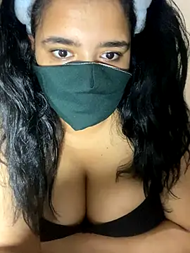 Snapshot of Nottella chatting on 11/13/25, 09:19 Nottella online show from 11/13/25, 09:19