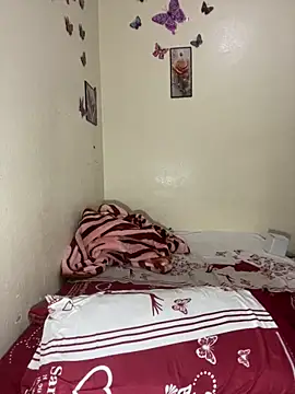 Snapshot of Nottella chatting on 11/15/25, 06:56 Nottella online show from 11/15/25, 06:56