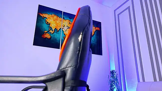 Snapshot of ALANNFERRER chatting on 11/12/25, 10:08 ALANNFERRER online show from 11/12/25, 10:08