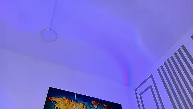 Snapshot of ALANNFERRER chatting on 11/23/25, 02:05 ALANNFERRER online show from 11/23/25, 02:05