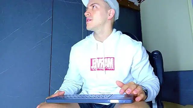 ALANNFERRER online show from 03/28/26, 10:16