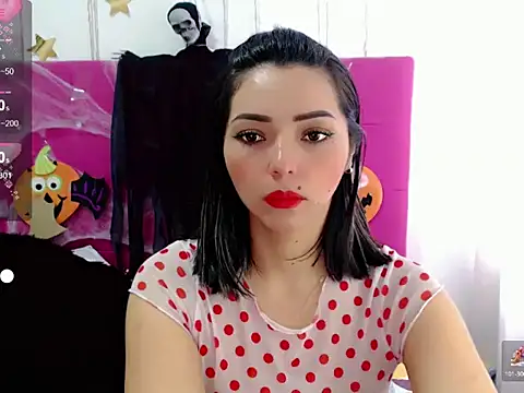 sara arias00 online show from 10/29/25, 01:21