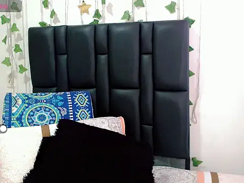 sara arias00 online show from 09/29/25, 12:55