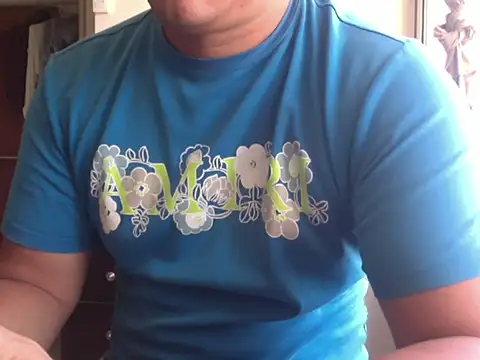 Snapshot of zeusmasterhorny chatting on 09/10/25, 02:27 zeusmasterhorny online show from 09/10/25, 02:27