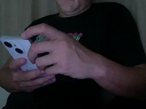 Snapshot of zeusmasterhorny chatting on 09/23/25, 03:13 zeusmasterhorny online show from 09/23/25, 03:13