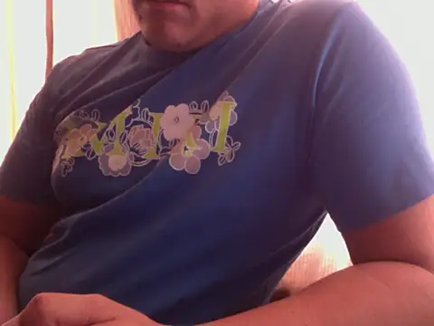 Snapshot of zeusmasterhorny chatting on 09/26/25, 03:30 zeusmasterhorny online show from 09/26/25, 03:30